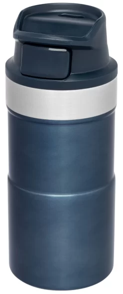 Thermosbeker Stanley The Trigger Action Travel Mug Nightfall 0,25L -Kortingswinkel voor buitenkeukens 3 Large JPG The20Classic20Trigger Action20Travel20Mug2020208.5oz 18