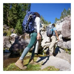 Thermosfles Hydro Flask Lightweight Standard Flex Cap Slate 621 Ml -Kortingswinkel voor buitenkeukens 4 lifestyle 21ozsmtrail 2 1